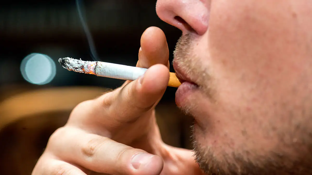 Partyraucher: Deshalb löst Alkohol Lust auf die nächste Zigarette aus