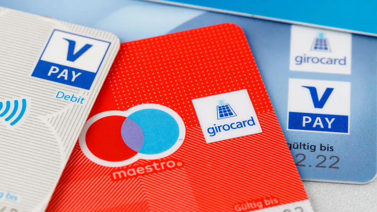 Bürger sind sich uneinig: Die EC-Karte sorgt für Diskussionen