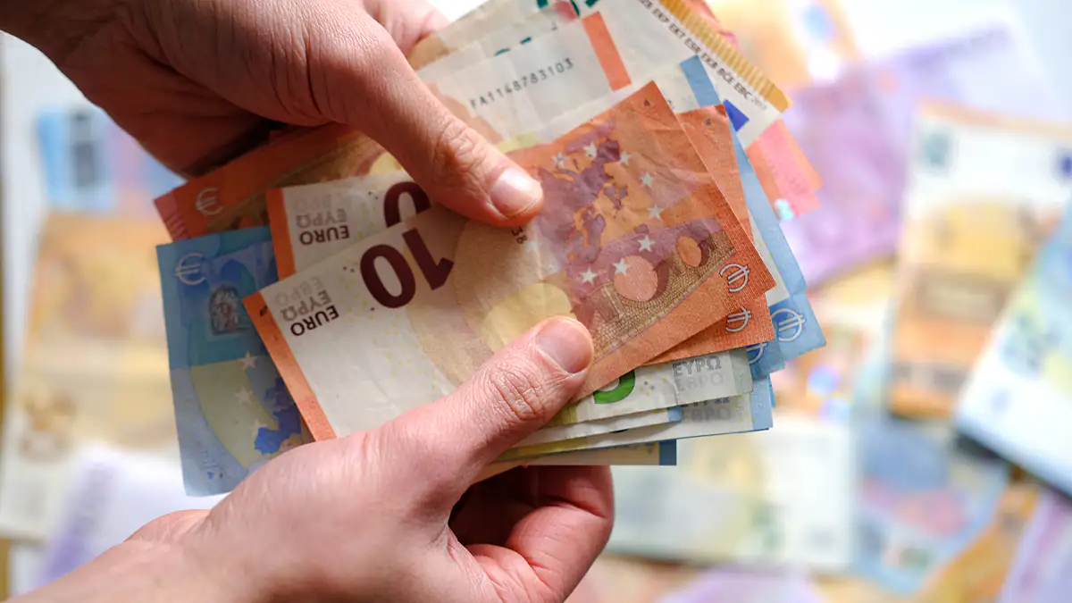 Millionen Bürger betroffen: Ab März landet weniger Geld auf dem Konto