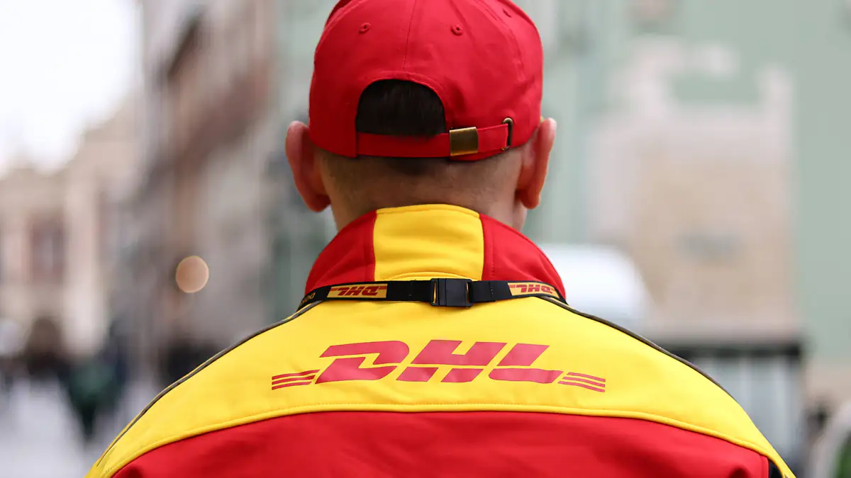 DHL-Kunden müssen Bußgeld zahlen: Neue Symbole auf Paketen sind Pflicht