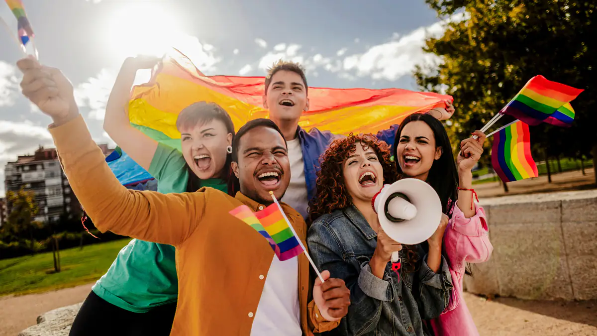 „Misgendern“ und „Deadnaming“: Falsches Gendern kann unter diesen Bedingungen bis zu 10.000 Euro kosten