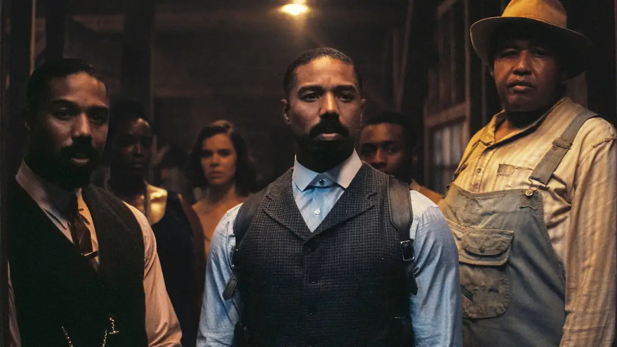 Blood & Sinners: Filmszene mit u.a. Michael B. Jordan