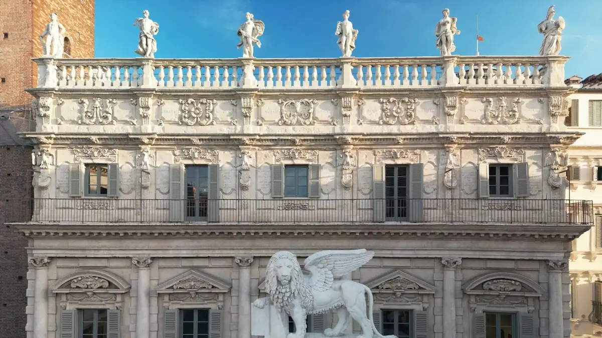 Fassade des Palazzo Maffei in Verona