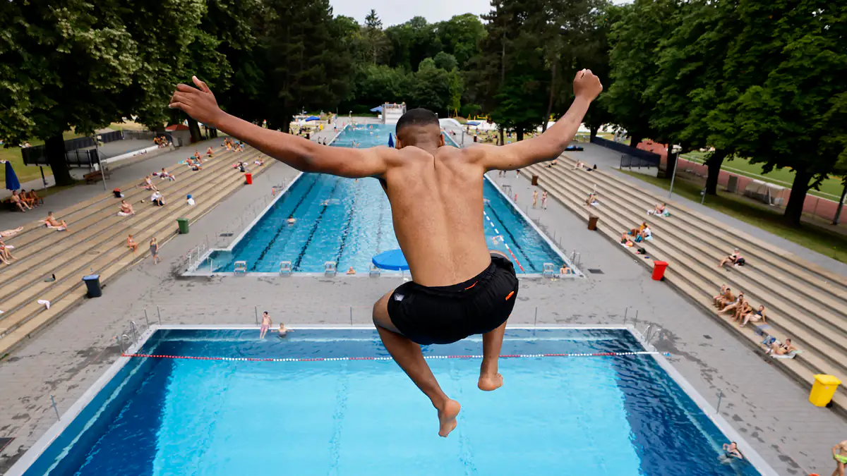Freibäder greifen durch: Hier sind Burkinis und bestimmte Shorts ab sofort verboten