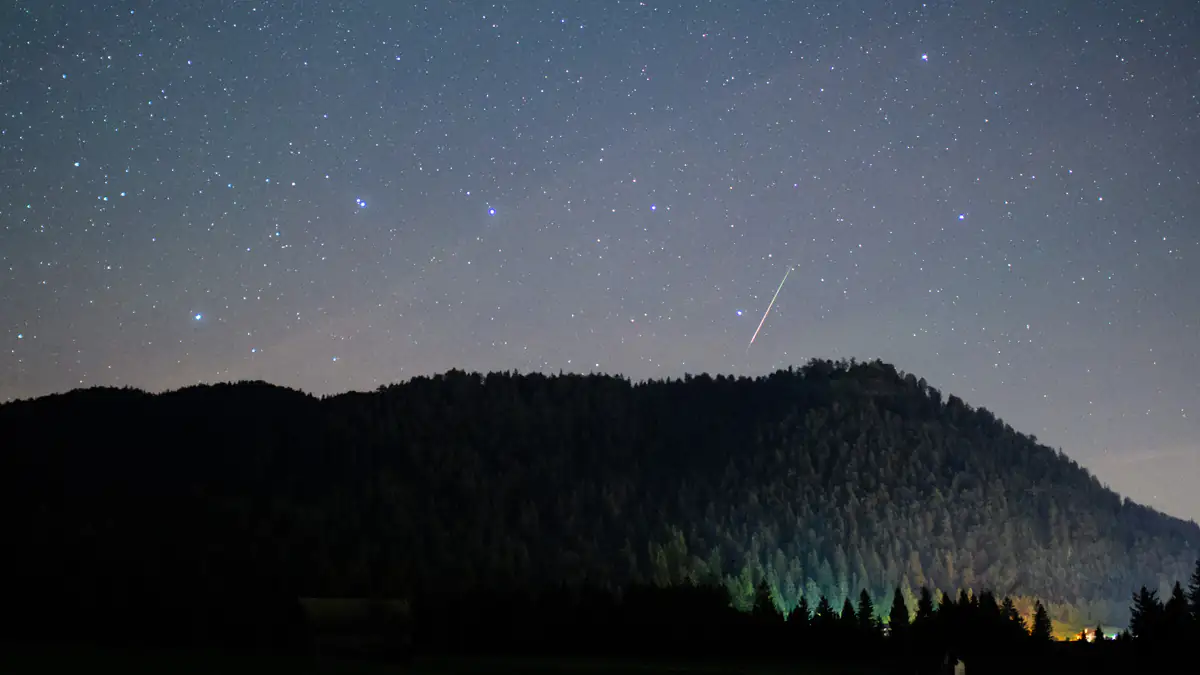Sternschnuppen-Saison 2025: Die Delta-Aquariiden leuchten über Deutschland