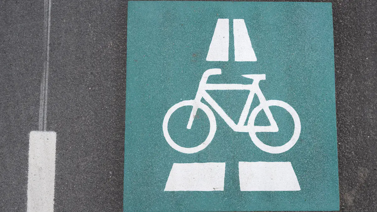 100 Euro Strafe drohen: Autofahrer sollten grünes Verkehrszeichen kennen