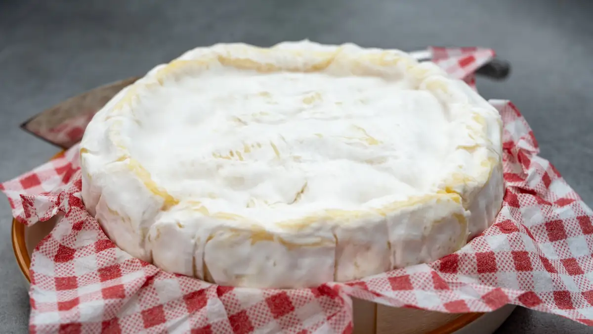 Viele machen es falsch: So schneidet man Weichkäse wie Camembert richtig