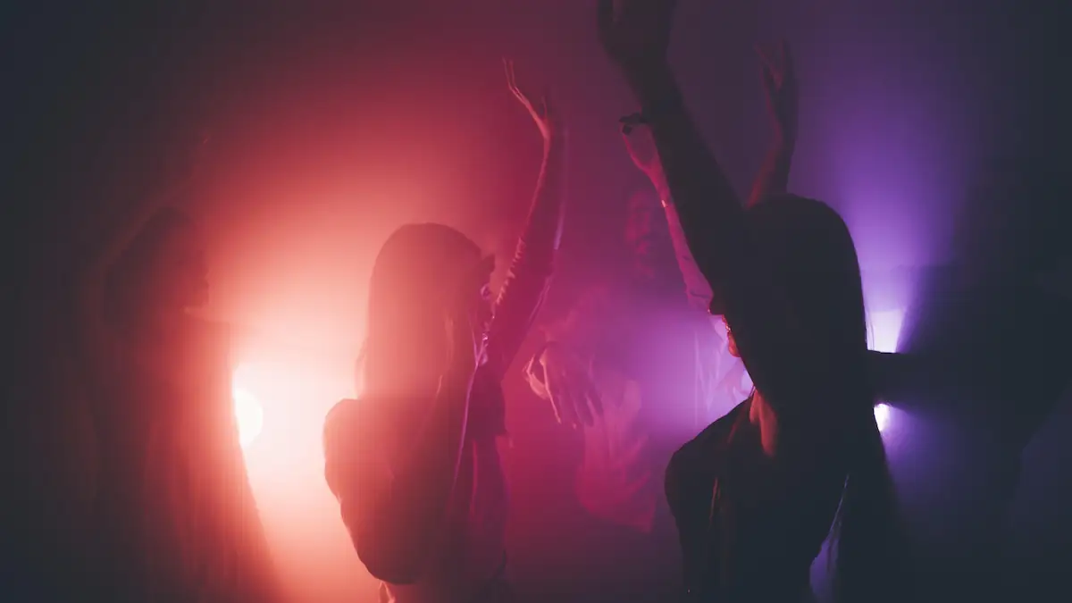 Club-Besuch mit Folgen: Frau sucht mit Aufruf den Vater ihres Kindes nach One-Night-Stand