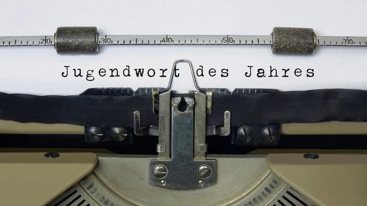 Schriftzug mit Schreibmaschine: „Jugendwort des Jahres“