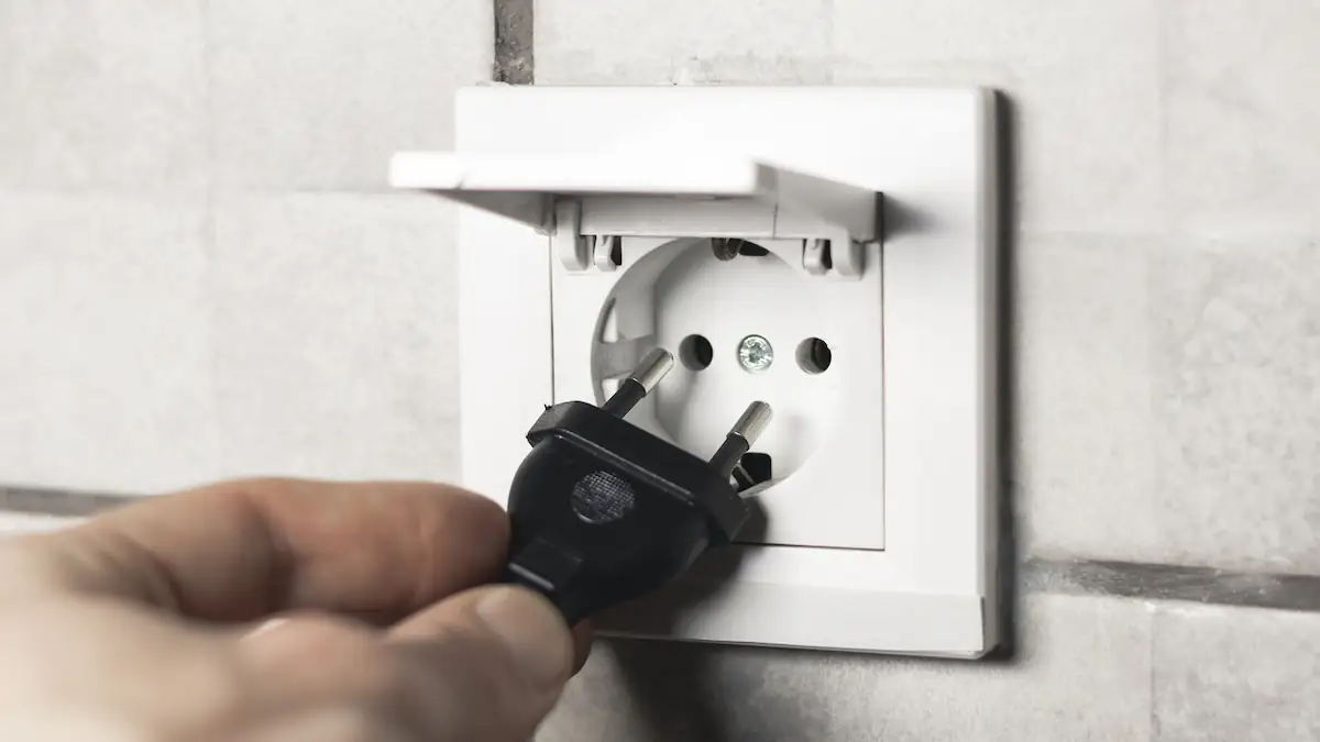 Gefahr für Nutzer: Hersteller warnt vor eigenen Steckdosen