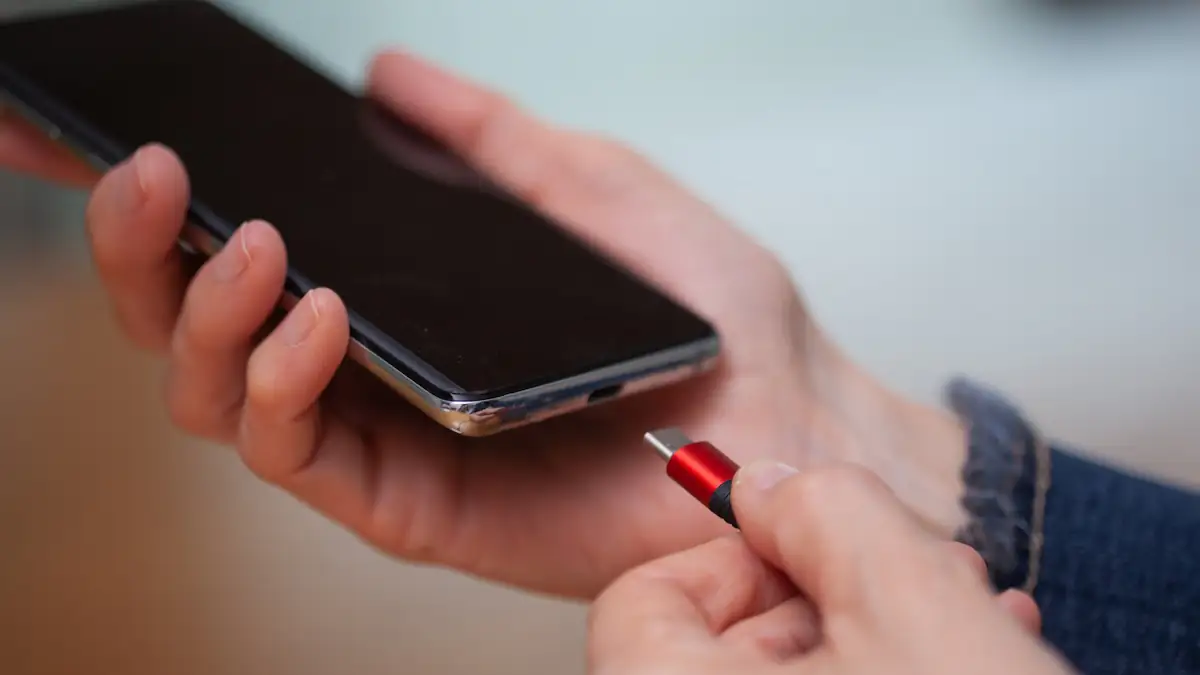 Kein USB-C-Kabel mehr: Großer Smartphone-Hersteller lässt Zubehör künftig weg