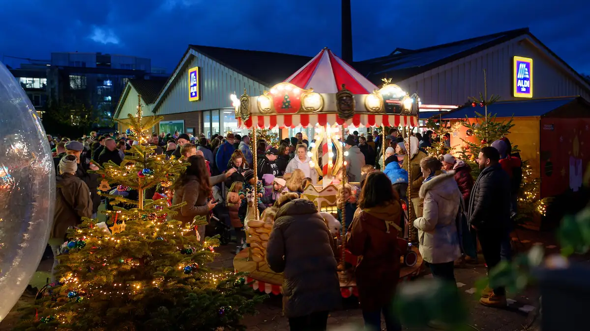 Glühwein für 1 Euro: Aldi eröffnet „günstigsten Weihnachtsmarkt“ in mehreren Städten