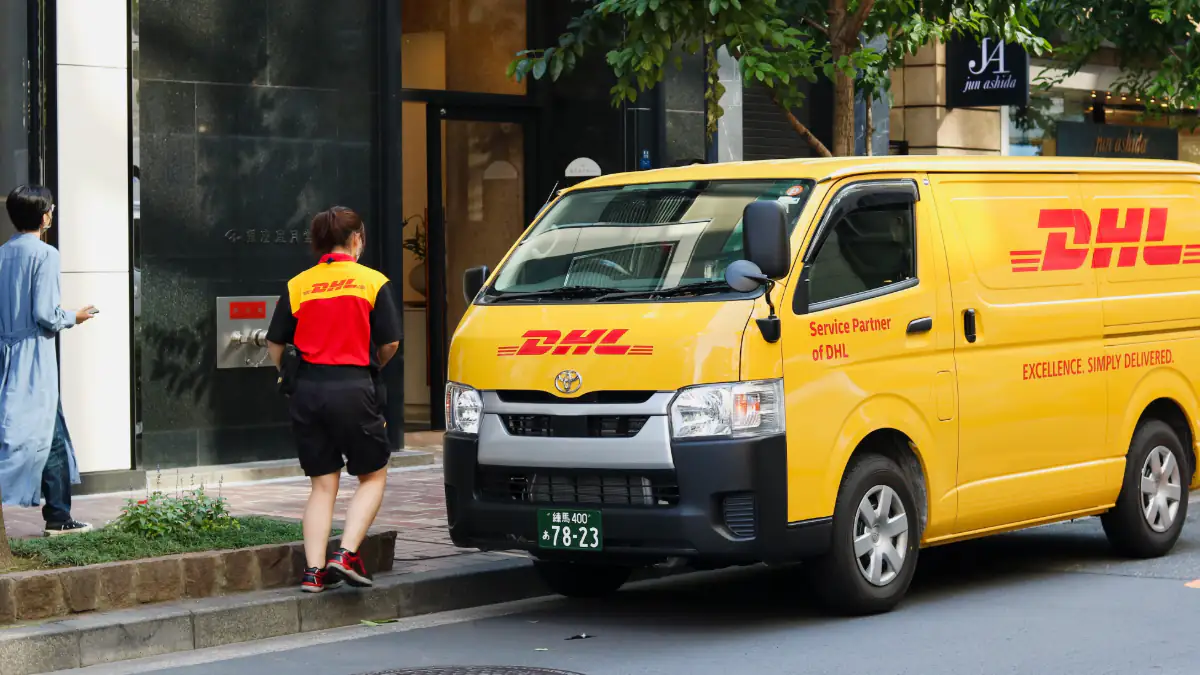 Besonders vor Weihnachten: DHL-Bote erklärt, warum er nicht klingelt