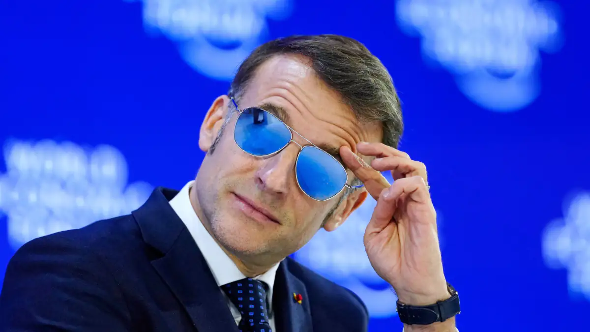 Macrons Sonnenbrille geht viral: Website des Herstellers bricht zusammen
