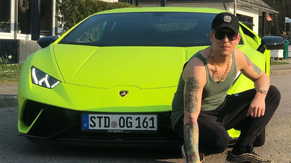 MontanaBlack mit seinem giftgrünen Lamborghini Huracán Performante