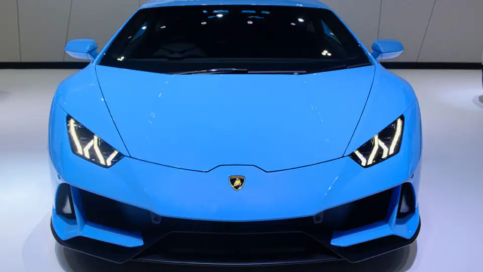 Babyblauer Lamborghini Huracán